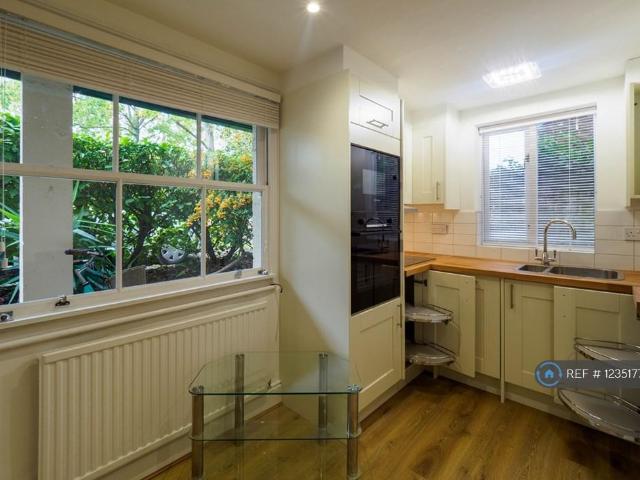 Church Road, Richmond, TW10 1 bed flat to rent £1,710 pcm £395 pw
