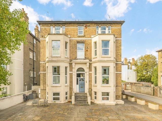 Church Road, Richmond TW10, 2 bed flat to rent, £2,900 pcm | PrimeLocation