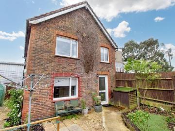 Church Road, Scaynes Hill 3 bed house to rent £1,525 pcm £352 pw