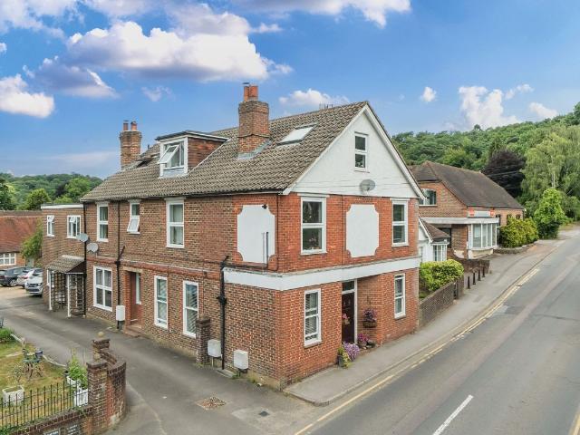 Church Road, Shottermill, Haslemere GU27, 1 bed flat to rent, £1,300 pcm | PrimeLocation