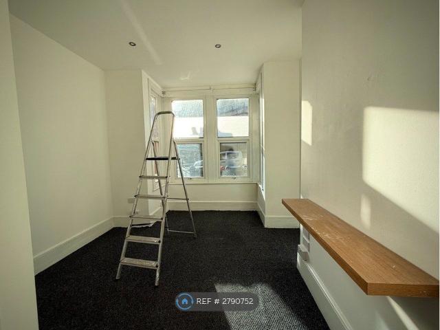 Church Road, Southend On Sea SS1, 2 bed flat to rent, £1,050 pcm | PrimeLocation
