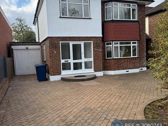 Church Way, Wheatstone, N20 4 bed detached house to rent £3,000 pcm £692 pw