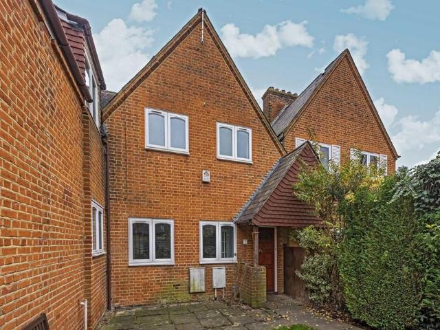 Church Walk, Thames Ditton, KT7 0NW, United Kingdom | 3 bed house for rent #140656884 | Rentberry