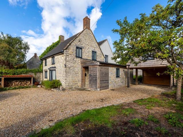 Church Walk, Baltonsborough 3 bed detached house to rent £2,500 pcm £577 pw