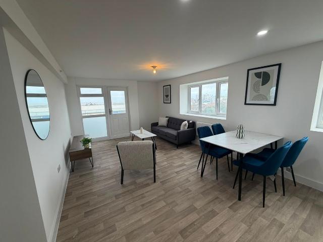 Church Walk, Bootle L20, 2 bed flat to rent, £1,000 pcm | PrimeLocation