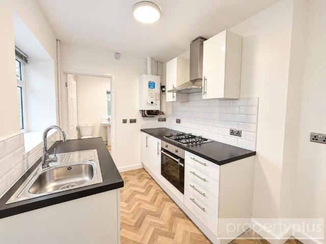 Church Terrace, Ynyshir, Porth, CF39 3 bed terraced house to rent £850 pcm £196 pw