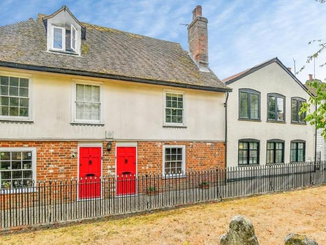 Church Yard Ashford TN23 2 bed terraced house to rent £1,300 pcm £300 pw