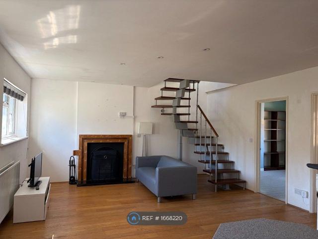 Churchbury Road, London SE9, 3 bed maisonette to rent, £1,875 pcm | PrimeLocation