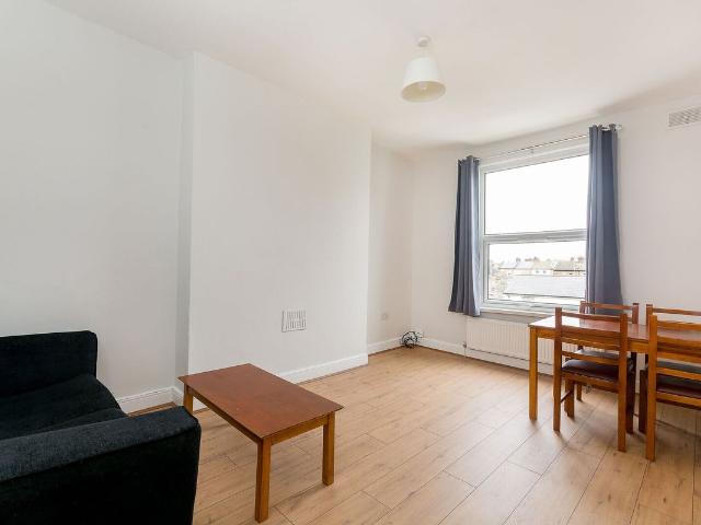 Churchfield Road, Acton, London W3, 4 bed flat to rent, £3,750 pcm | PrimeLocation