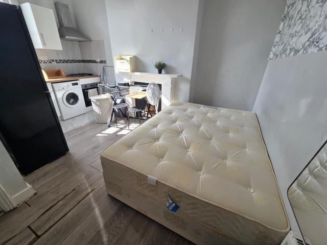 Churchfield Road, Acton W3, Studio to rent, £1,200 pcm | PrimeLocation