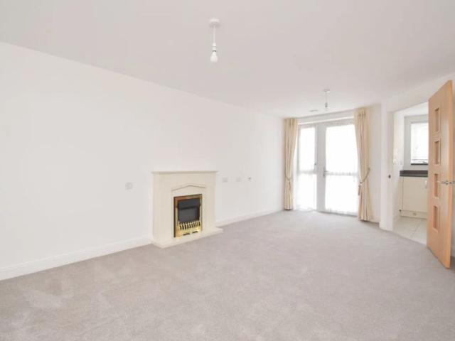 Churchfield Road, Walton on Thames, KT12