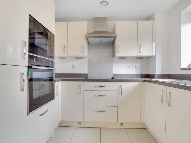 Churchfield Road, Walton On Thames KT12, 1 bed flat to rent, £3,850 pcm | PrimeLocation
