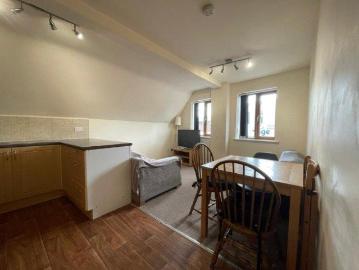 Churchgate Mews 2 bed house share to rent £1,342 pcm £310 pw