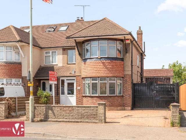 Churchgate Road, Cheshunt EN8, 3 bed terraced house to rent, £2,350 pcm | PrimeLocation