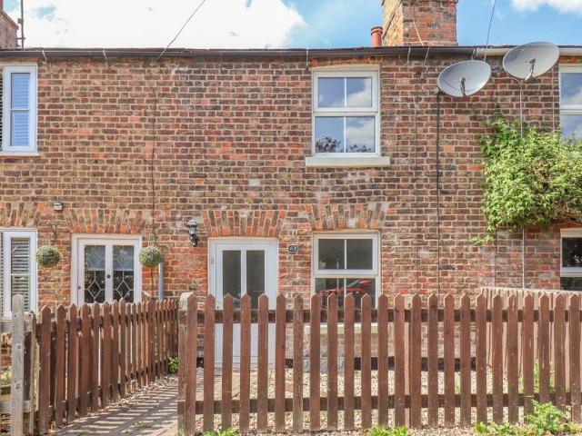 Churchgate Way, Terrington St. Clement 2 bed terraced house to rent £950 pcm £219 pw