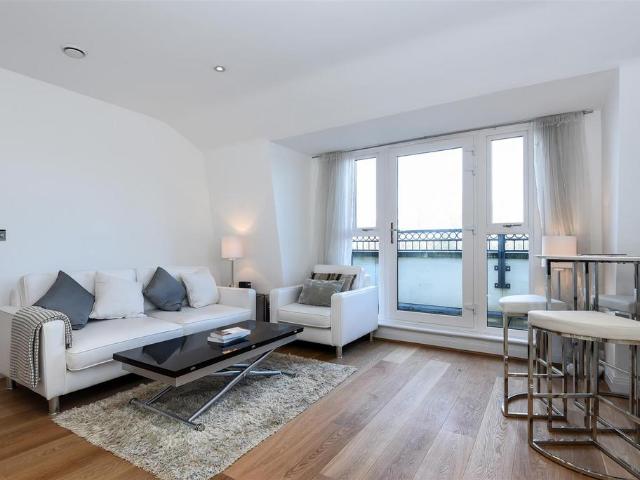 Churchill Court, Wadham Mews, London, SW14 7DB, United Kingdom | 2 bed apartment for rent #139405301 | Rentberry