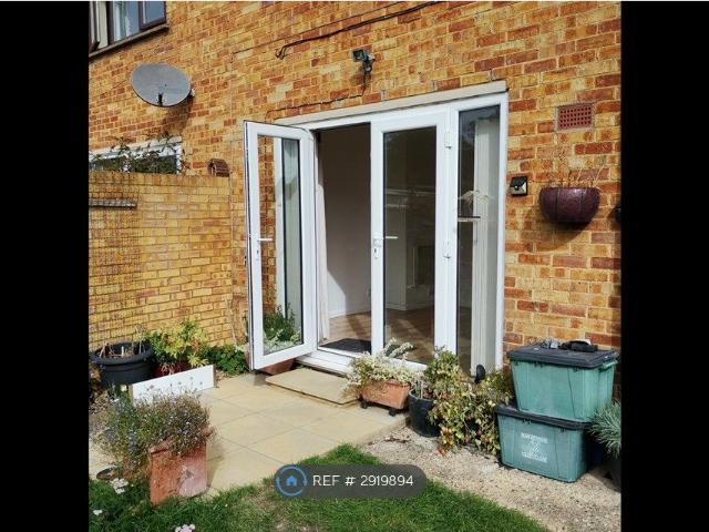 Churchill Avenue, Aylesbury HP21, 1 bed flat to rent, £975 pcm | PrimeLocation
