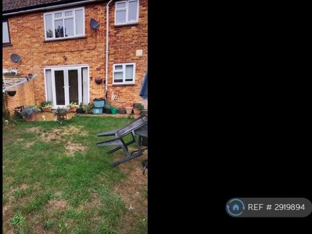 Churchill Avenue, Aylesbury, HP21 1 bed flat to rent £995 pcm £230 pw