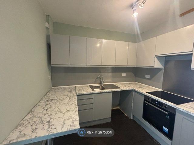 Churchill Avenue, Hull HU3, 2 bed terraced house to rent, £585 pcm | PrimeLocation