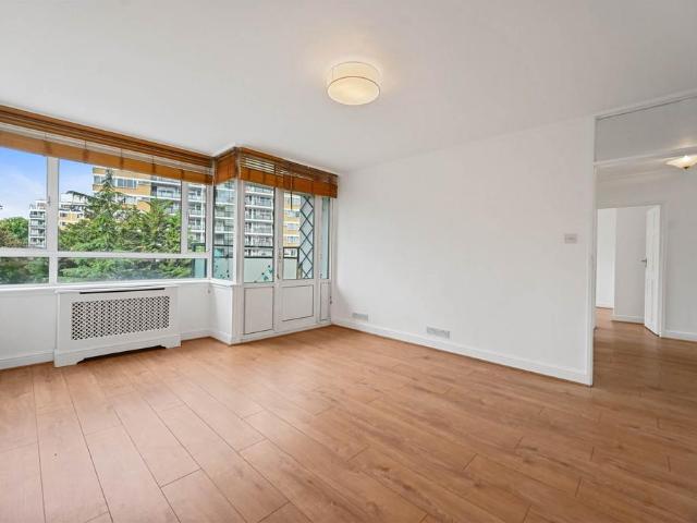 Churchill Gardens, London 3 bed flat to rent £2,750 pcm £635 pw