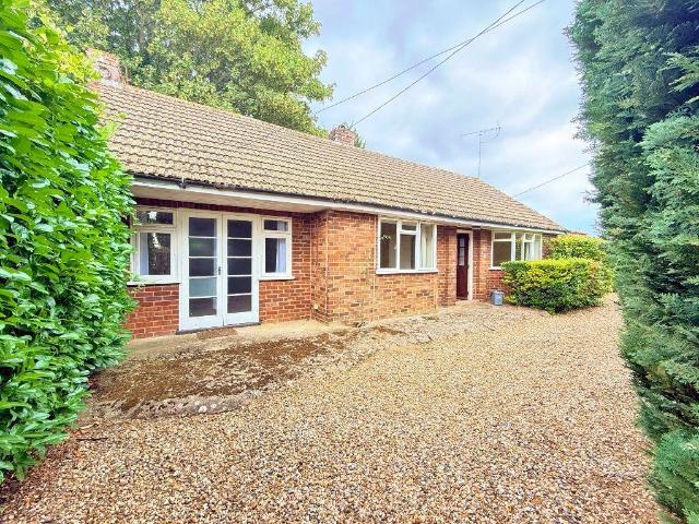 Churchill Drive, Mildenhall, Bury St. 3 bed bungalow to rent £1,380 pcm £318 pw