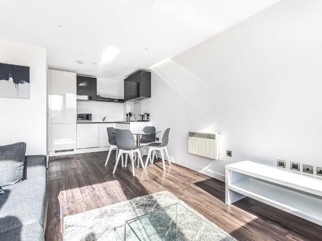 Churchill Place, Churchill Way, Basingstoke RG21, 1 bed flat to rent, £1,250 pcm | PrimeLocation
