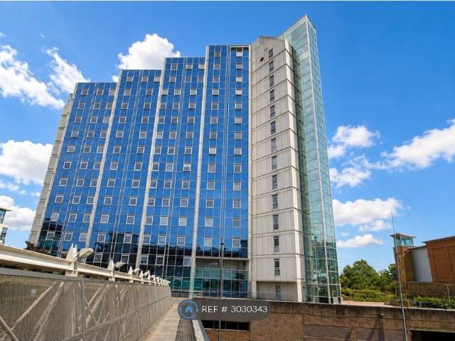 Churchill Place, Basingstoke RG21, 1 bed flat to rent, £1,250 pcm | PrimeLocation