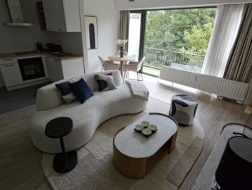Churchill: Quiet, bright furnished studio, terrace