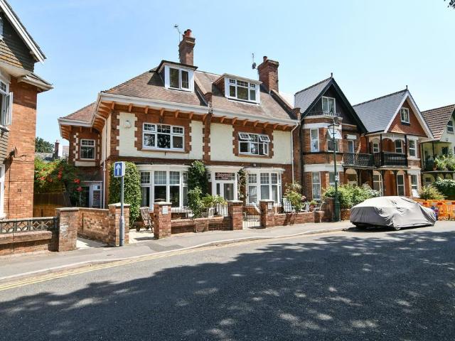 Churchill Road, Bournemouth, 1 bed in a house share to rent £550 pcm £127 pw