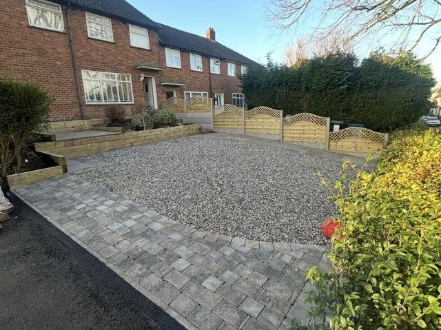Churchill Road, Lichfield, WS14 3 bed house to rent £1,300 pcm £300 pw