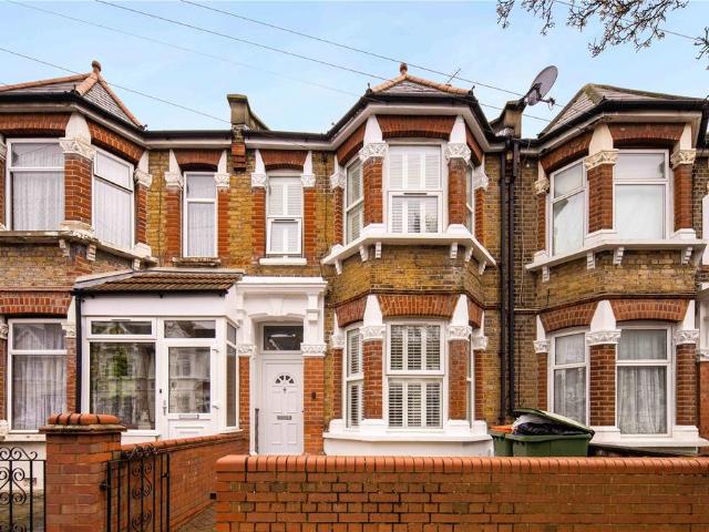 Churston Avenue, London, E13 4 bed terraced house to rent £3,500 pcm £808 pw