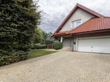 Nowoczesny dom 226m2 z garażem i ogrodem w Chybach