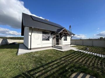 Dom z nowoczesnym wyposażeniem i fotowoltaiką