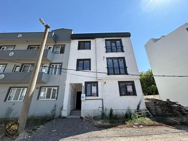 CİHAN EMLAKTAN SATILIK YENİ MAHALLEDE YÜKSEK GİRİŞ KELEPİR DAİRE