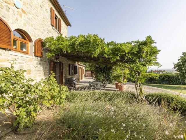 Ci sono proprietà che colpiscono per la loro bellezza e altr. 210m² Cortona