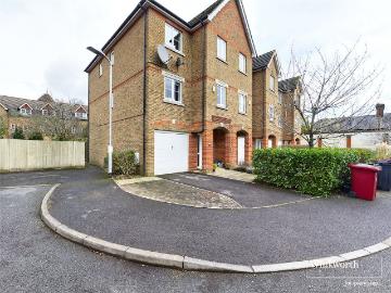Cintra Close, Reading, Berkshire RG2, 5 bed semi detached house to rent, £2,800 pcm | PrimeLocation