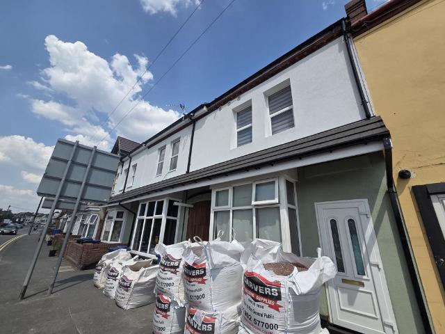 Cinder Bank, Dudley DY2 Studio to rent £700 pcm £162 pw