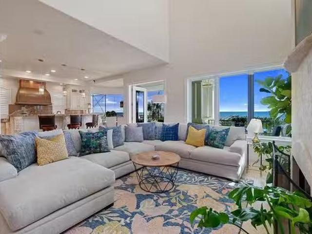 Cinnamon Beach Lane