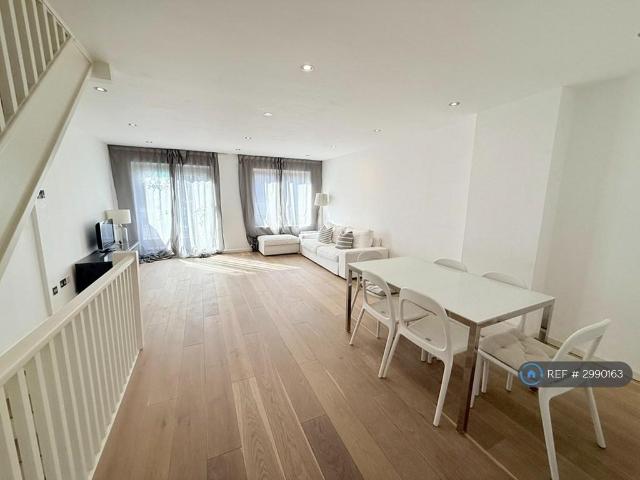 Cinnamon St, London, E1W 3 bed terraced house to rent £3,900 pcm £900 pw