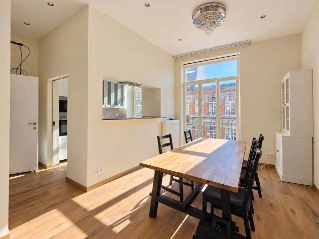 Cinquantenaire Fully renovated 1 bed furnished apartment