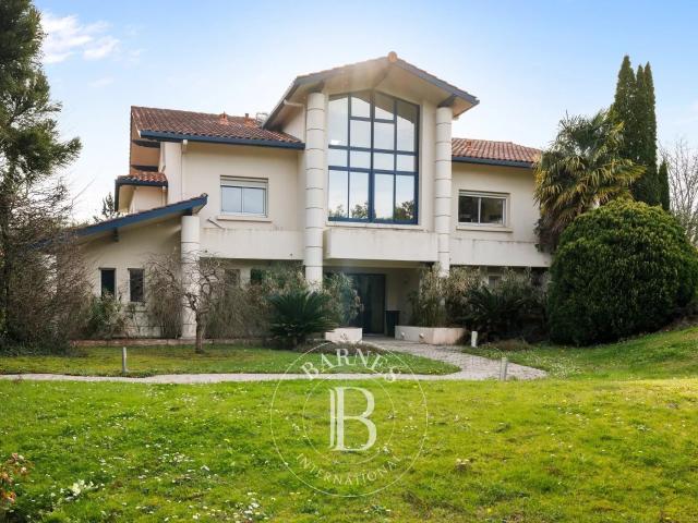 Ciboure, Propriete Contemporaine Sur Plus D'1 Ha Vue Mer Et. 336m² Ciboure