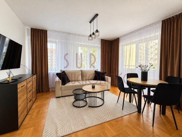 Na wynajem jasne, ciche mieszkanie 45 m² z dużym balkonem w zielonej Ochocie
