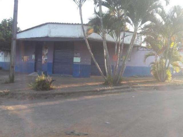 CIDADE DE ABADIÂNIA GOIÁS IMÓVEL DE ESQUINA P/COMÉRCIO E MORADIA 420m2 14x30