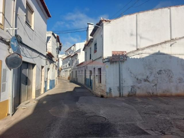 Cidade de Borba, zona central, prédio de dois pisos