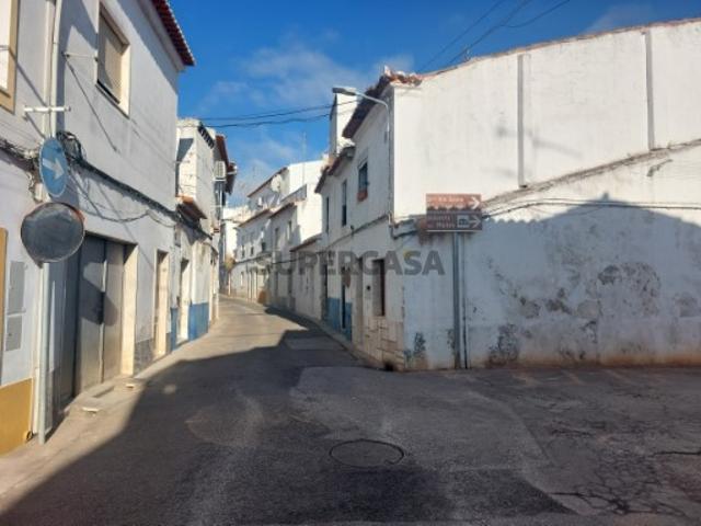 Cidade de Borba, zona central, prédio de dois pisos