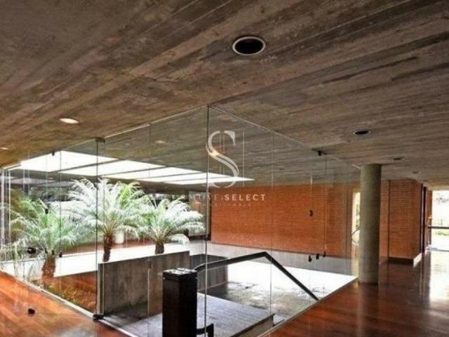 CIDADE JARDIM CASA TERREA DE 976M² DE AREA UTIL EM UM TERRENO DE 3.100M²