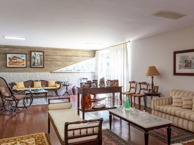 CIDADE JARDIM 381,0M² ÁREA CONSTRUÍDA, 643,0M² ÁREA DE TERRENO 4 DORMITÓRIOS, 2 SUÍTES, 4 GARAGEM