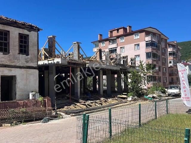 Cide Atatürk Caddesi Üzeri Daireler