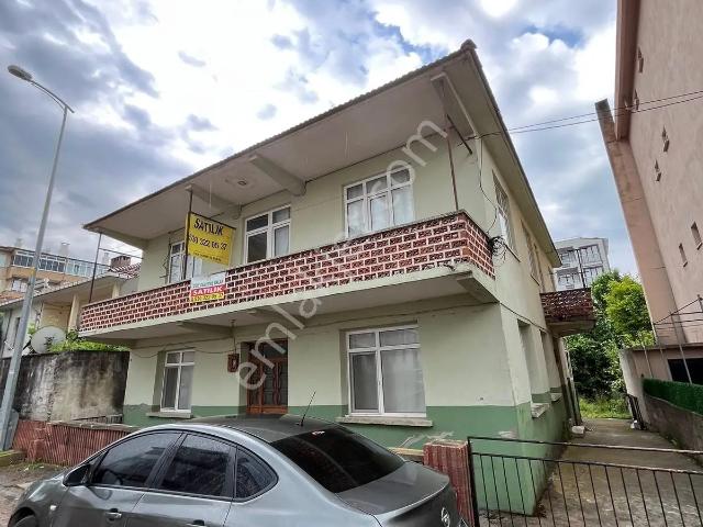 Cide Demirtaş Emlaktan Satılık 3+1 2 Katlı Müstakil Ev