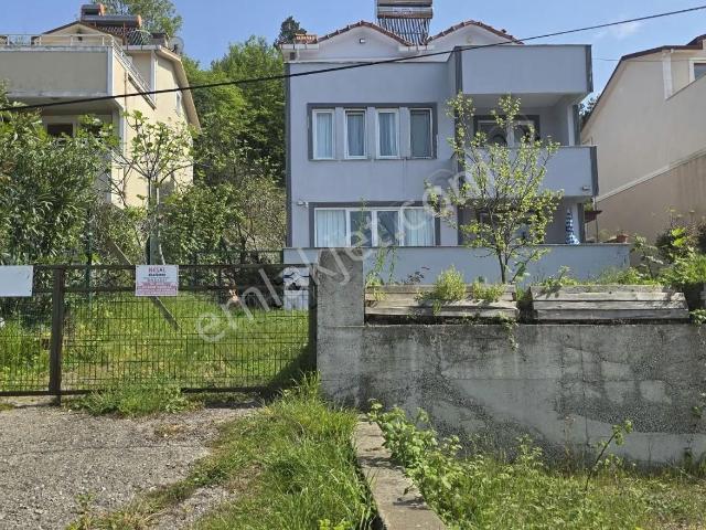 Cide İlkim Emlak'tan Denize Sıfır Satılık Villa